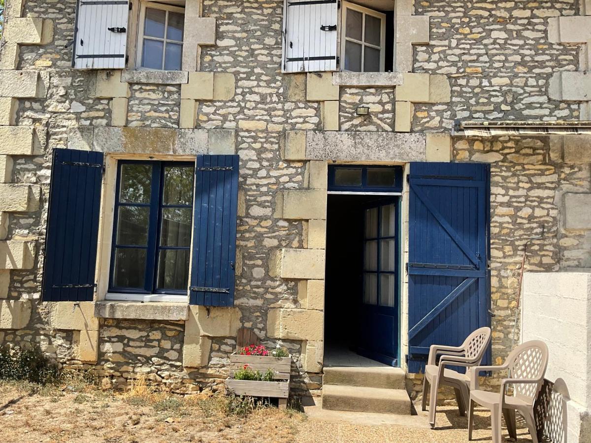 Chambres, Table D'Hotes Et Gites Les Mesanges Saint-Jean-de-Sauves Dış mekan fotoğraf