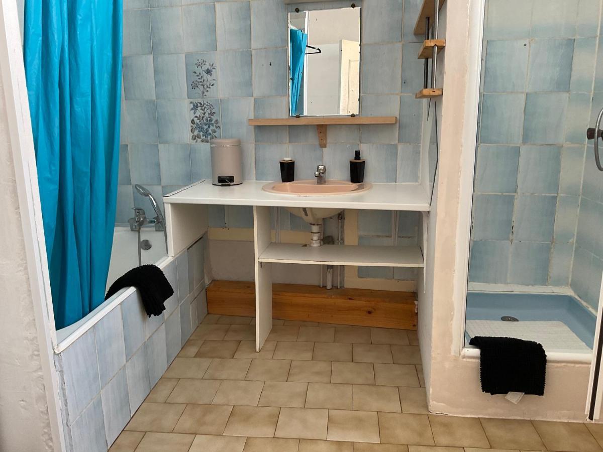 Chambres, Table D'Hotes Et Gites Les Mesanges Saint-Jean-de-Sauves Dış mekan fotoğraf